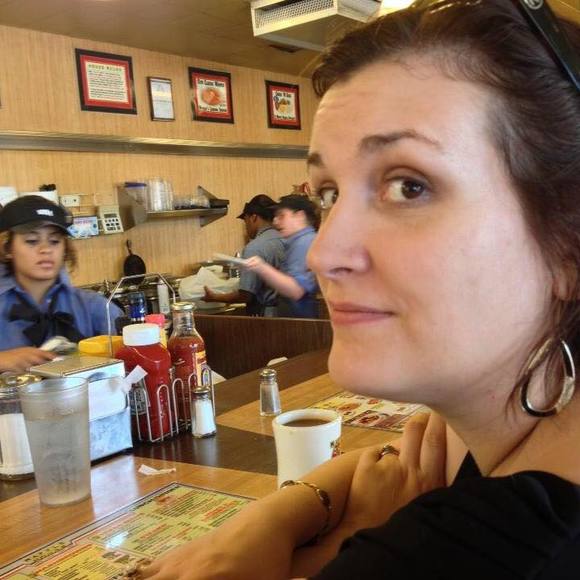 Meet your Posher, Jennifer - Picture 1 of 1